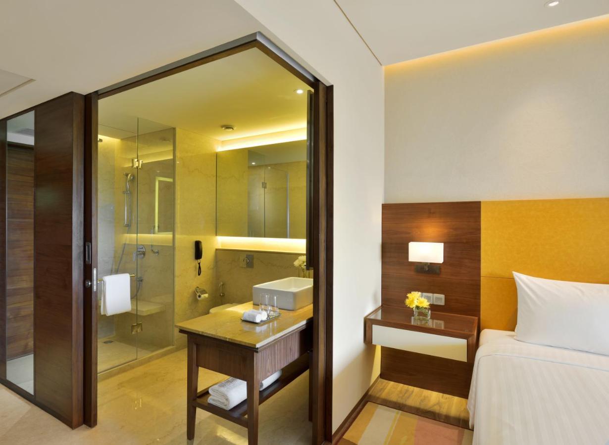 Courtyard By Marriott Raipur Hotel Екстериор снимка