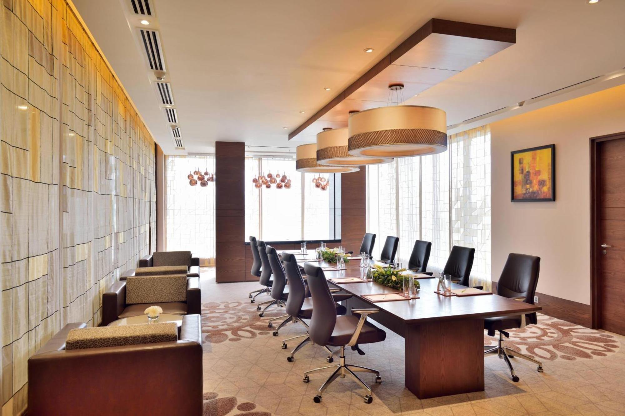Courtyard By Marriott Raipur Hotel Екстериор снимка