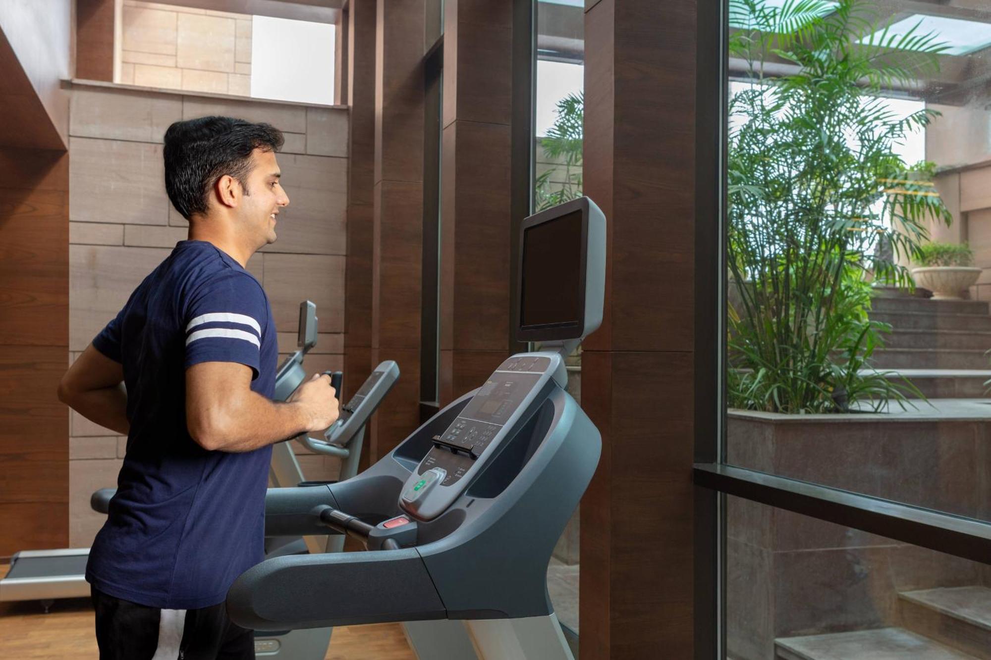 Courtyard By Marriott Raipur Hotel Екстериор снимка