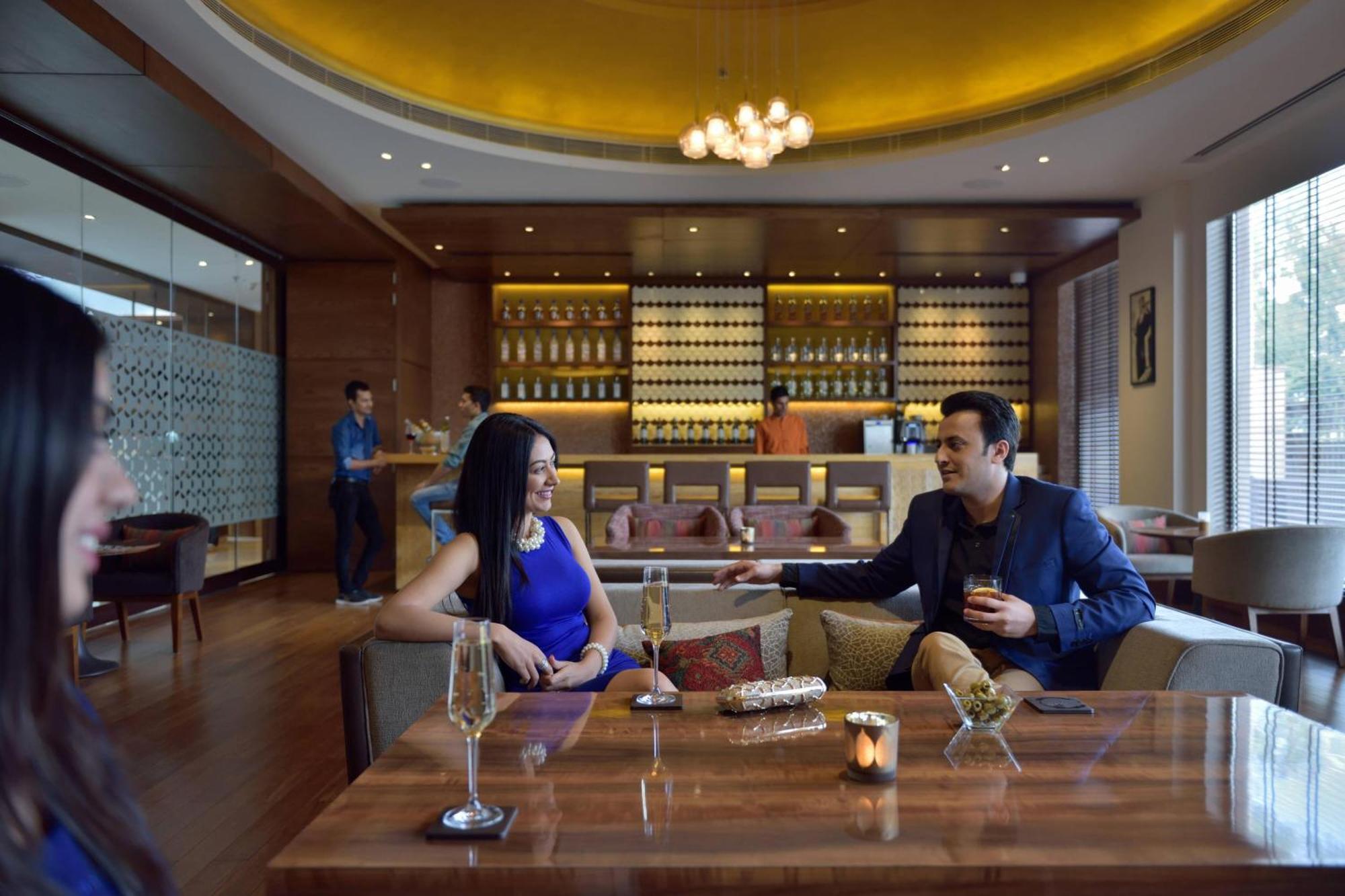 Courtyard By Marriott Raipur Hotel Екстериор снимка