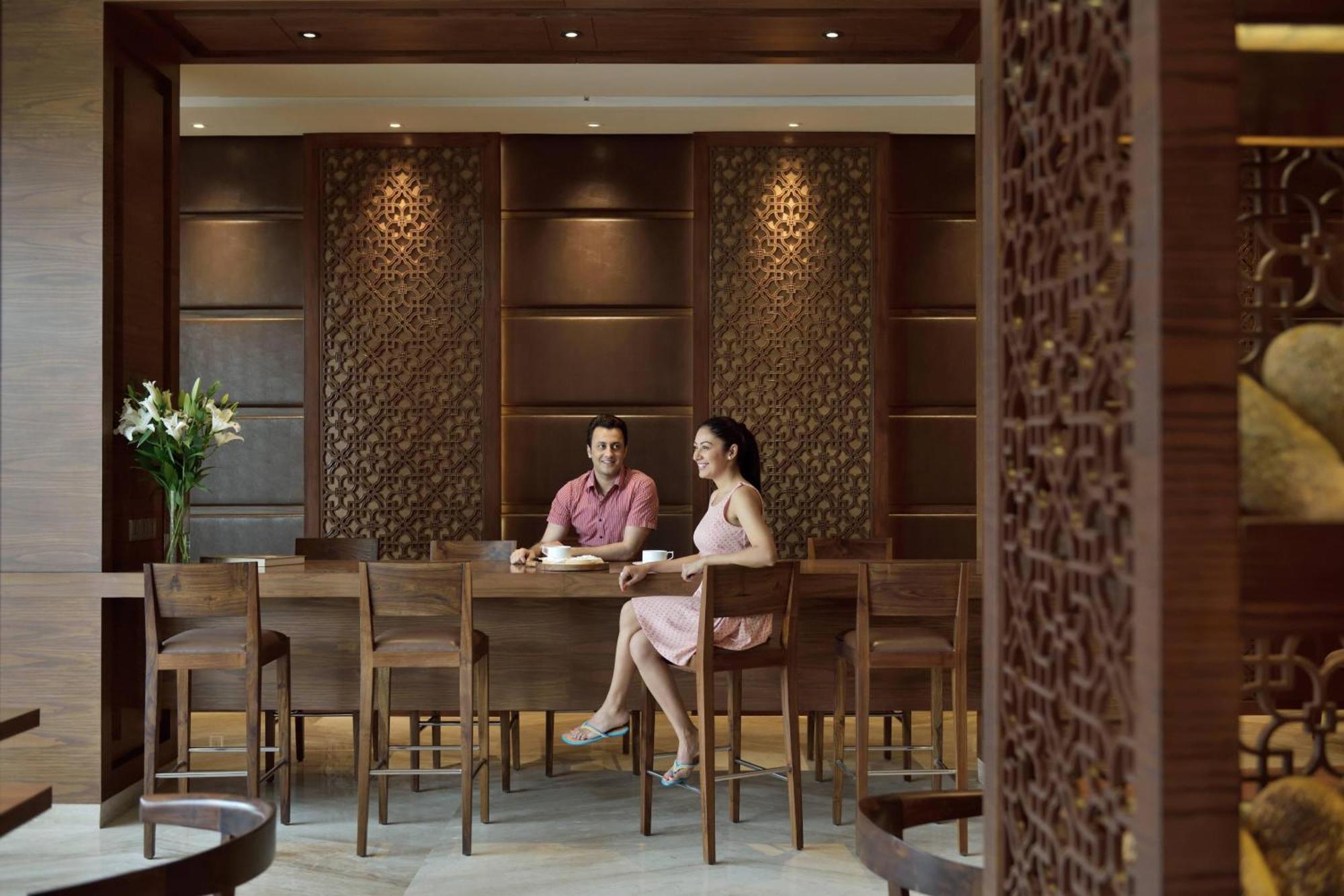 Courtyard By Marriott Raipur Hotel Екстериор снимка