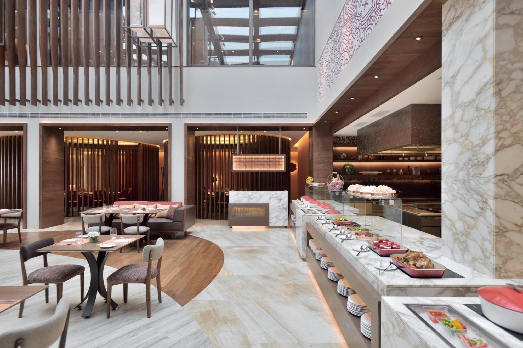 Courtyard By Marriott Raipur Hotel Екстериор снимка