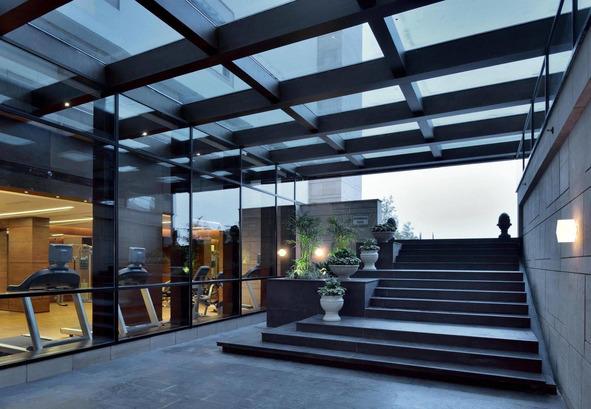 Courtyard By Marriott Raipur Hotel Екстериор снимка